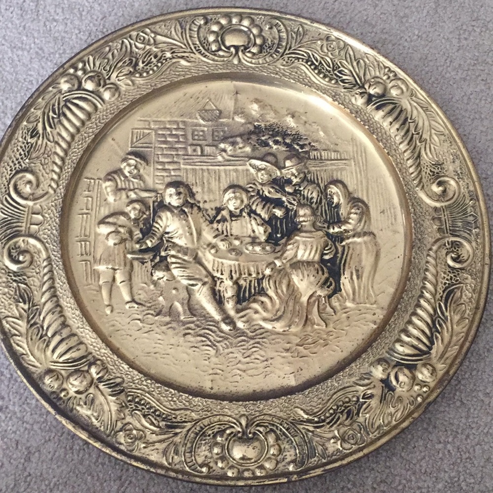 Peetrage tray